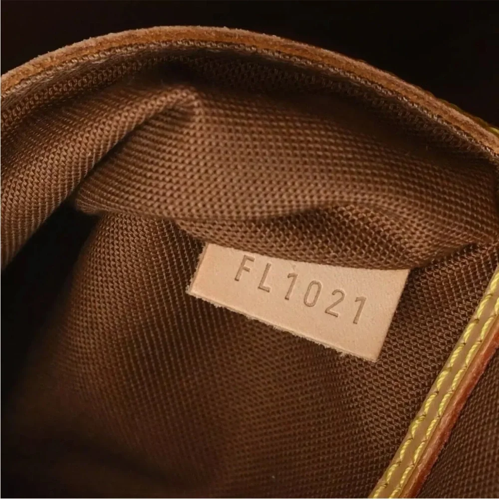 Louis Vuitton Alma - Picture 7 of 7